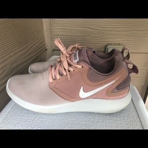 Nike Lunarsolo Sneakers